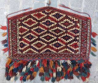 Turkoman Asmalik wonderful colors and excellent condition all original size with tassel 100x110 cm without tassel 70 x 1,10 cm Circa 1900-1910           