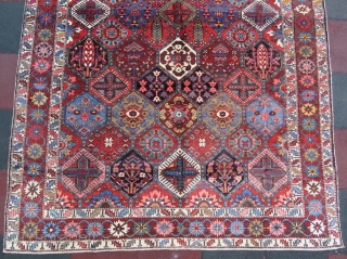 Iran Bahtiary rug wonderful colors and excellent condition all original size 3,08x2,15 cm Circa 1910-1915                  