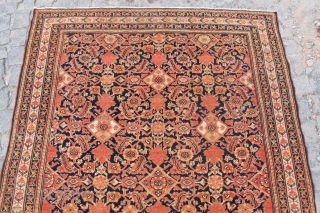 Antique Malayer rug is size 2,00x1,37 cm Circa 1910                        