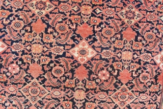 Antique Malayer rug is size 2,00x1,37 cm Circa 1910                        