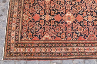 Antique Malayer rug is size 2,00x1,37 cm Circa 1910                        