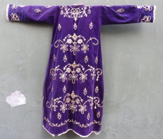 Ottomanian garment made of purple velvet embroidered with silver thread                       