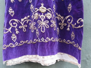 Ottomanian garment made of purple velvet embroidered with silver thread                       