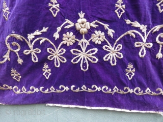 Ottomanian garment made of purple velvet embroidered with silver thread                       