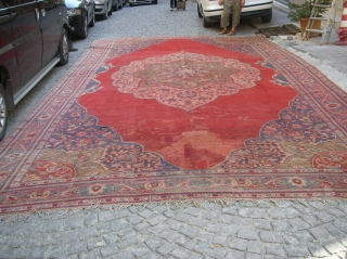 Antique  Ushaq wonderful colours ower size 12''3 X 18''3foot (5,60 X 3,75 cm)                   