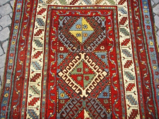 Antique Talish rug Wonderful colors and excellent condition Wool & Wool all orginal size 2,08 x 1,20 cm Since 1900             