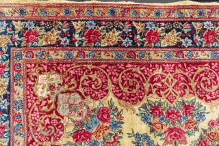 Antique Kirman Raver  wonderful colors and excellent condition all original size 2,36 x 1,41 cm Circa 1900- 1910              