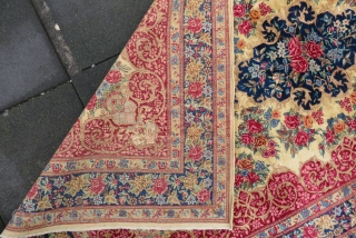 Antique Kirman Raver  wonderful colors and excellent condition all original size 2,36 x 1,41 cm Circa 1900- 1910              