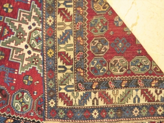 Antique Kuba Shirvan Lesghe wonderful colors and very nice condition all original some aria 02 % low pile  size : 2,60 x 1,26 cm Circa 1890-1900      