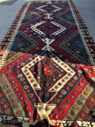 Anatolian kilim,
Circa 1910
385x176cm                              