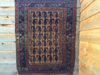 Antieque Baluch rug,
117x150 cm
Some condition issues                           