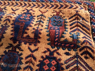 Antieque Baluch rug,
117x150 cm
Some condition issues                           