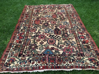 Old Bakhtiari rug,
140x200 cm
                             