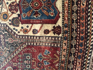 Fine and colorful antique Qasshgai rug 100x200 cm
Worn                         