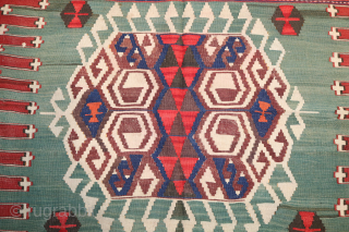 Ein wunderschöner antiker Kelim in einem guten Zustand 350x160cm Sie können mich gerne über Rugrabbit oder direkt per Email kontaktieren. Meine Emailadresse lautet salihunal@msn.com Feel free to contact me via Rugrabbit or  ...