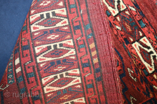 Karadashli Yomud Chuval
120 x 59 cm (3' 11" x 1' 11")

Condition: good, mostly good pile. Sie können mich gerne über Rugrabbit oder direkt per Email kontaktieren. Meine Emailadresse lautet salihunal@msn.com Feel free  ...