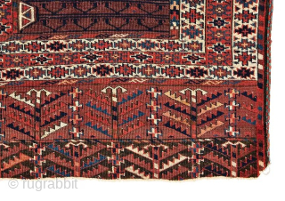 Yomud Ensi
156 x 133 cm (5' 1" x 4' 4")
Turkmenistan, second half 19th century
Condition: good, low pile,
Warp: wool, weft: wool, pile: wool


salihunal@msn.com           