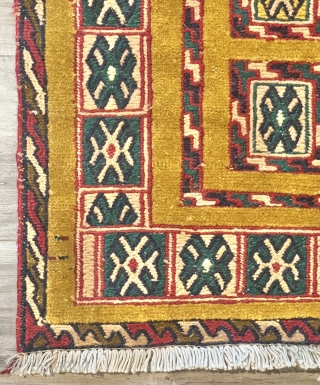 Antique Lezgi Rug 3'5"×2'7"
Yellow Red Green White
Great Condition                         