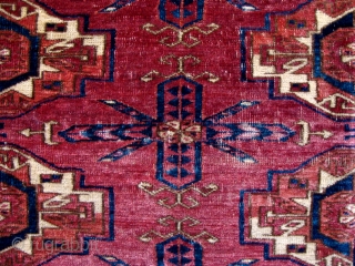 Tekke Torba (fine) with magenta silk highlights .                         