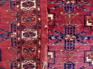 Tekke Torba (fine) with magenta silk highlights .                         