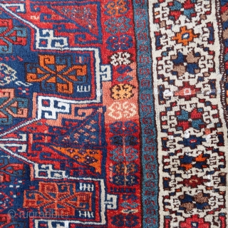 East Anatolian Gaziantep rug circa 1890
116 x 193 cm
Warp: Wool and goat hair.
Some small old repairs.
More info and photos if you ask.

E-mails are not delivered to me due to a problem, please  ...