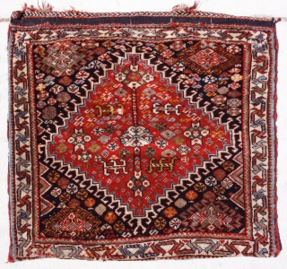 Qashqai Saddlebag face  size: 2'1 x 3'10 Saddlebag made for horses, donkeys and camels. This quashqai is made in West Iran with the most saturated colors. Big Diamond in the center  ...