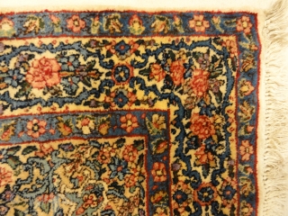 Antique Persian Kerman Rug

4'9" x 6'7"                           