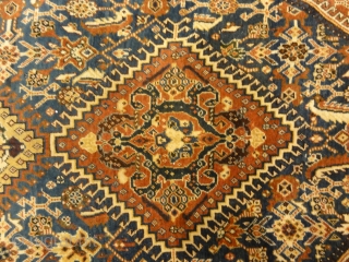 Antique Persian Qashqai Rug in Perfect Condition - Size: 4′ x 7’7″                     