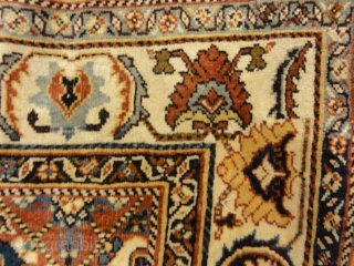 Antique Persian Qashqai Rug in Perfect Condition - Size: 4′ x 7’7″                     