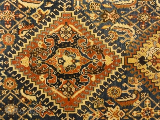 Antique Persian Qashqai Rug in Perfect Condition - Size: 4′ x 7’7″                     