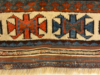 Unique Rare Jaf Kurd Rug Circa 1860s
5’2″ x 6’1″                        