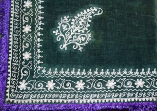 A green velvet with needle work, table cover of 35" X 35" size. 1890/1900 AD.

See some stain in the middle, otherwise a fine condition piece.        