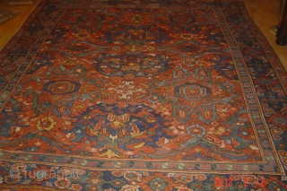 Antique USHAG carpet
335cmx294cm
PAZYRYK Antique
AMSTERDAM                             