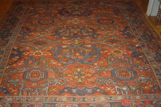 Antique USHAG carpet
335cmx294cm
PAZYRYK Antique
AMSTERDAM                             