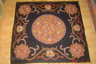 19h century persian embroidery/sielk
140cmx135cm
Pazyryk antique Amsterdam                           