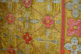 Erly 19e century silk textile fragment
275cm x 108cm
pazyryk antique                        