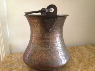 19TH CENTURY Brass/copper
Bucket
30cmx28cm  from ?                           