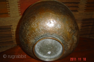 19th century Islamic/persian Bowl
31 diameter/31cm 
ask about this
pazyryk Ant/amsterdam                        