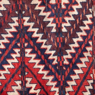Turkmen Yomud Okbash 57 x 59 cm / 22''x 23''                       