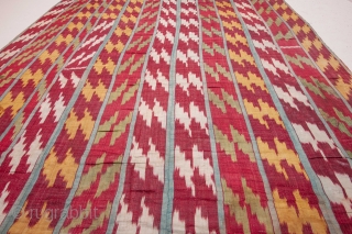 Antique Uzbek silk warp Cotton wefr Ikat Pane
W 3 ft. 10 in. x L 7 ft. 0 in.
W 116 cm x L 214 cm         