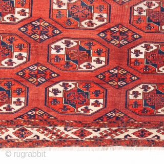 Turkmen Kyzylayak /Chobbash Main Rug
201 x 253 cm / 6'7'' x 8'3''                     