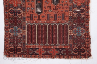 A Persian Rug trying to be Anatolian 98 x 191 cm                      