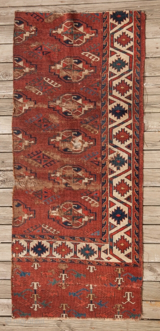 Turkmen Yomud Chuval Gul main Rug fragment 64 x 150 cm / 2'1'' x 4'11''
                  