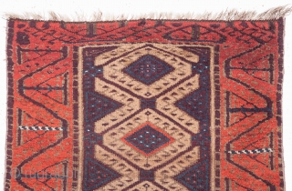 Baluch Rug with missing body parts and still standing
73 x 145 cm / 2'4'' x 4'9''                 