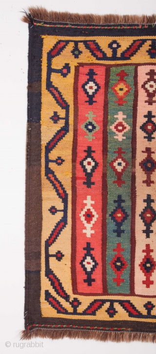 Persian Kilim 73 x 92 cm / 2'4'' x 3'0''                       