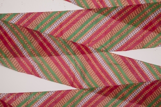 Indian Tie and Dye Turban 20 x 545 cm / 0'7'' x 17'10''                    