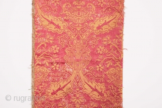 Italian Brocade Fragment 16th/ 17th C.  29 x 130 cm  / 11.4'' x 51.1''                 