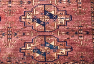 Turkmen Tekke Chuval 
( smoked, velvety , silky texture )
111 x 72 cm / 43.7 x 28.35 inches               