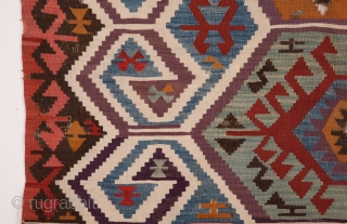 Western Anatolian Kilim Fragment  72 x 106 cm / 2'4'' x 3'5''                    