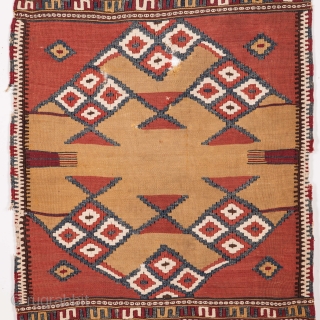 Monastir Kilim 61 x 107 cm / 2'0'' x 3'6''                       